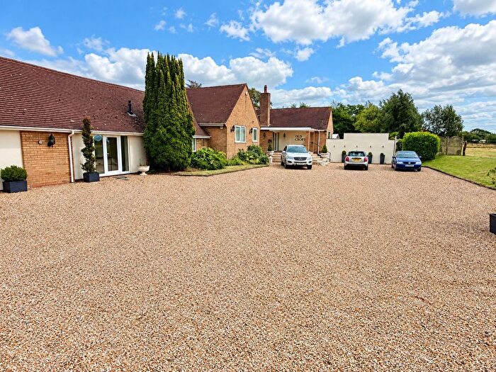 4 Bedroom Detached Bungalow For Sale In Levedale, Stafford, ST18