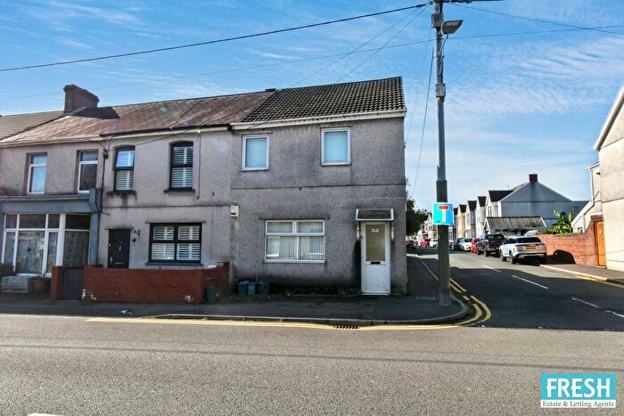 4 Bedroom Flat For Sale In West Street, Gorseinon, Swansea, SA4