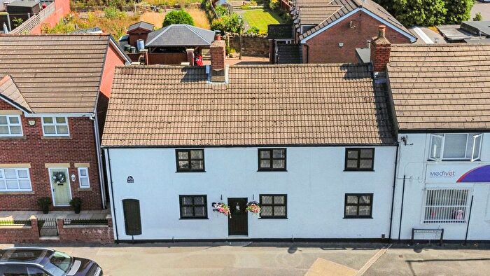 3 Bedroom Semi-Detached House For Sale In Rainford Road, Billinge, WN5