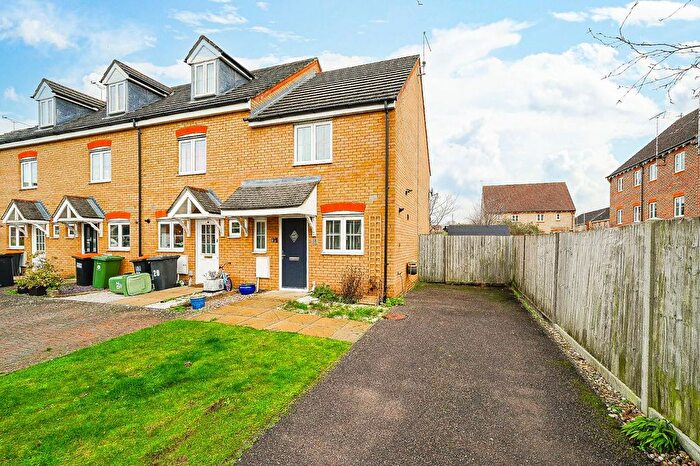 2 Bedroom End Of Terrace House For Sale In Mannock Way, Leighton Buzzard, LU7
