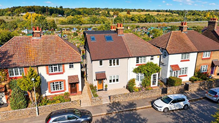 3 Bedroom Semi-Detached House For Sale In Cromwell Road, Hertford, SG13