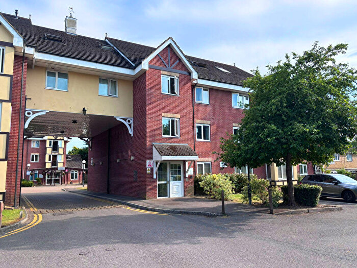2 Bedroom Apartment For Sale In Victoria Grove, Newbury, RG14