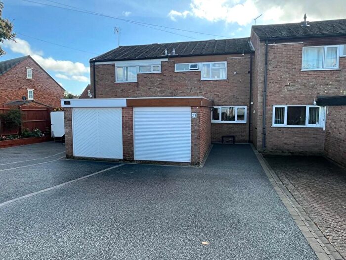 3 Bedroom Terraced House For Sale In Staverton Road, Daventry, Northamptonshire, NN11