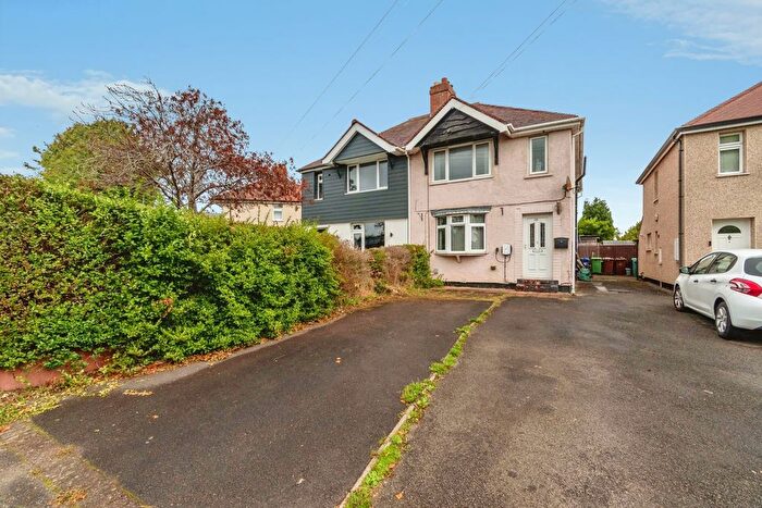 3 Bedroom Semi-Detached House For Sale In Longford Road, Cannock, Staffordshire, WS11