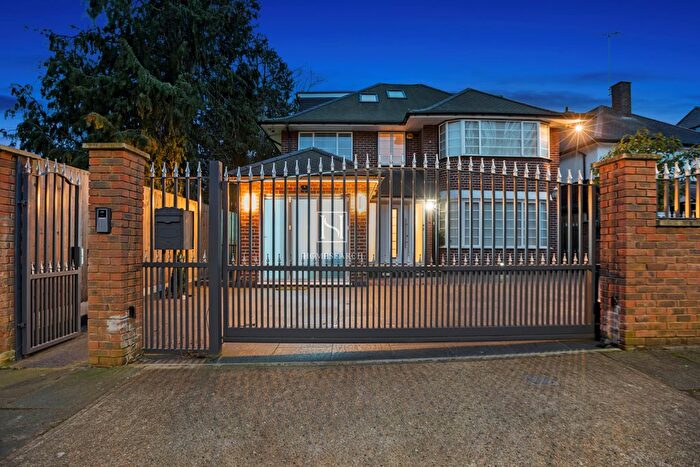 8 Bedroom Detached House For Sale In Robin Hood Lane, Kingston Upon Thames, SW15