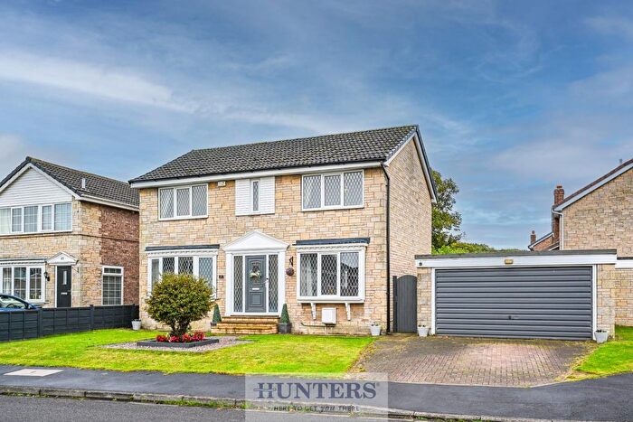 4 Bedroom Detached House For Sale In Field Avenue, Thorpe Willoughby, YO8