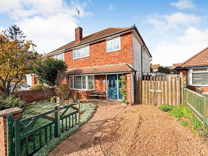 4 Bedroom Semi-Detached House For Sale In Fernie Close, Barton Seagrave, Kettering, NN15