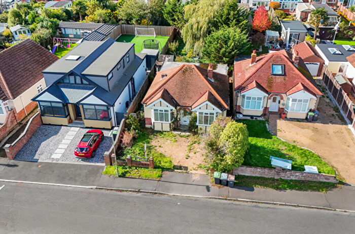 3 Bedroom Bungalow For Sale In Maylands Road, Bedhampton, Havant, Hampshire, PO9