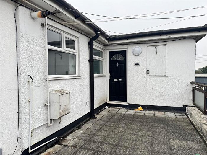 3 Bedroom Flat To Rent In Rayleigh Road, Benfleet, SS7