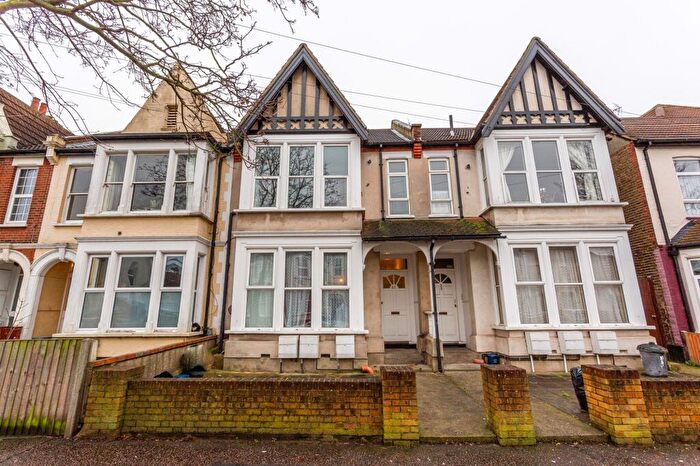 1 Bedroom Flat To Rent In Lancaster Gardens, Southend-On-Sea, SS1