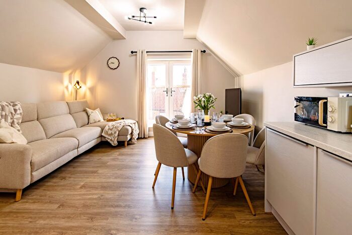 3 Bedroom Flat To Rent In Whitby, YO21