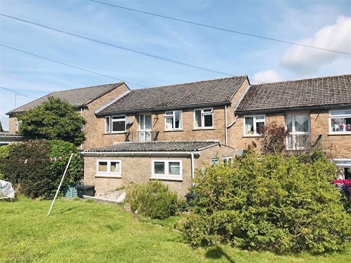 2 Bedroom Flat For Sale In Curriott Hill Road, Crewkerne - No Onward Chain, TA18