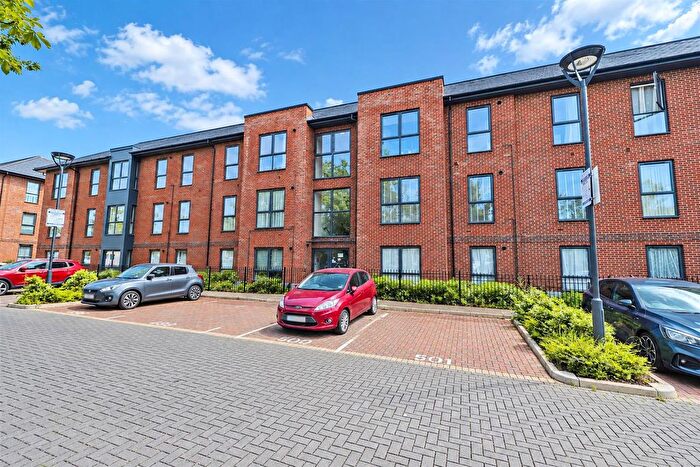 1 Bedroom Flat For Sale In Percival House, Uxbridge, UB10