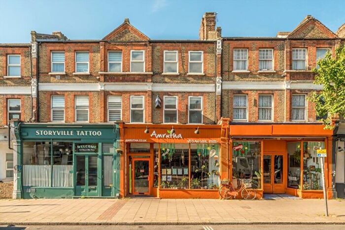 3 Bedroom Flat For Sale In Honor Oak Park, London, SE23