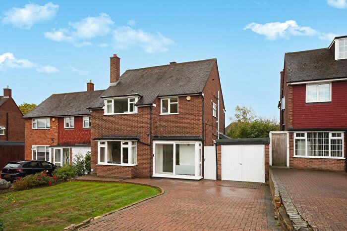 3 Bedroom Detached House For Sale In Pinner, Greater London, HA5