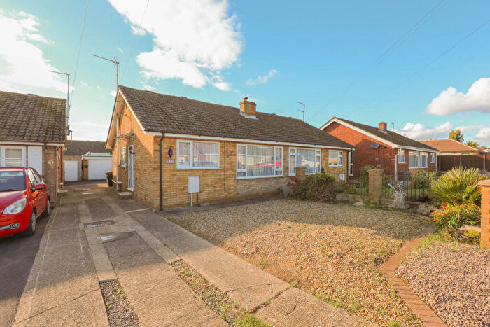 2 Bedroom Bungalow To Rent In Isebrook Court, Burton Latimer, Kettering, NN15