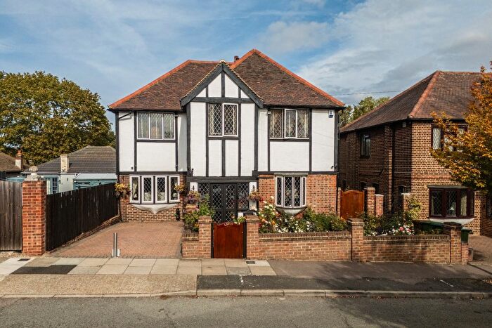 5 Bedroom Detached House For Sale In Arcadian Avenue, Bexley, Kent, DA5