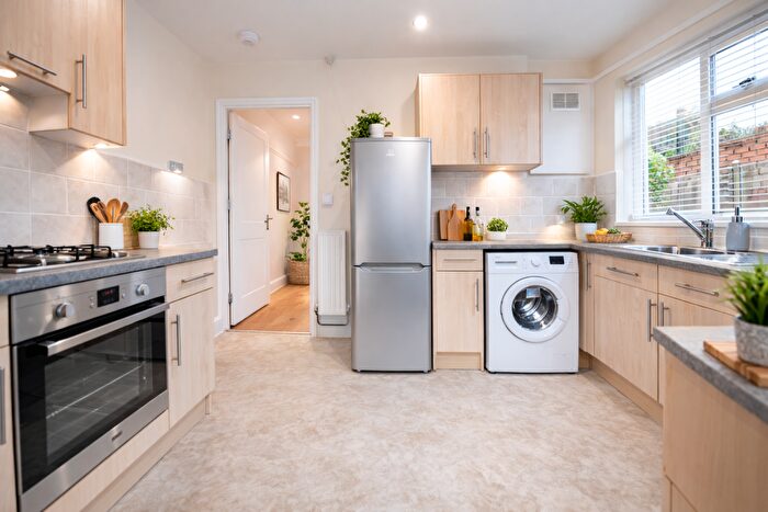 4 Bedroom House To Rent In Tewkesbury Street, Cathays, CF24
