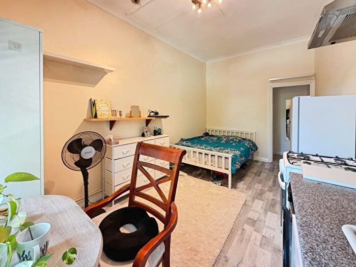 Studio To Rent In Surrey Crescent, Chiswick, London, W4
