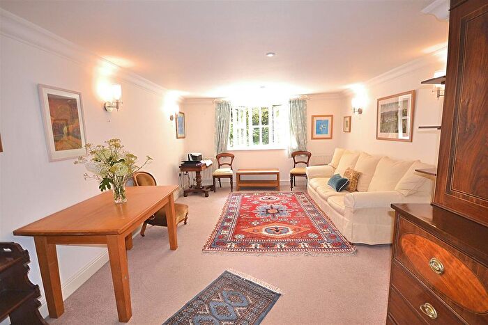 2 Bedroom Flat For Sale In Culliford Road, Dorchester, DT1