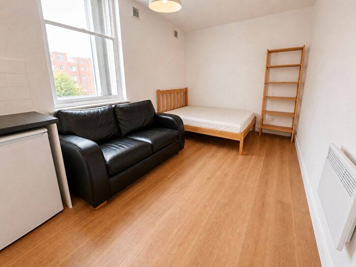 Apartment To Rent In St. Stephens Street, Crusader House, BS1