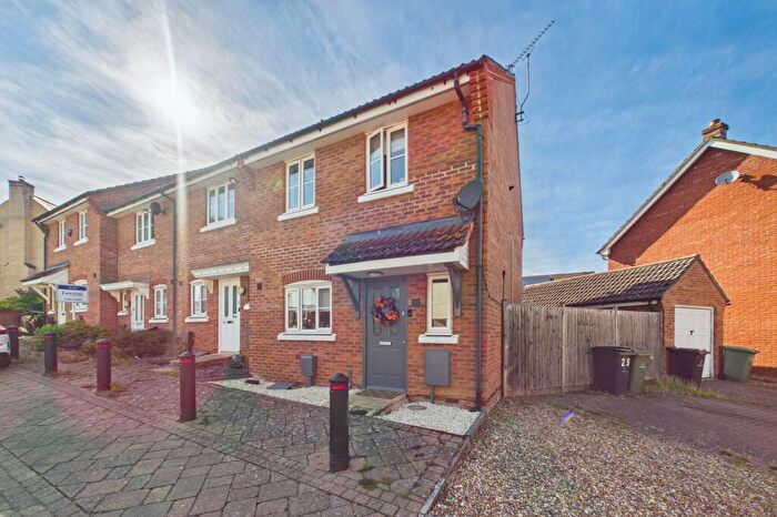 3 Bedroom End Of Terrace House For Sale In Comfrey Way, Thetford, IP24
