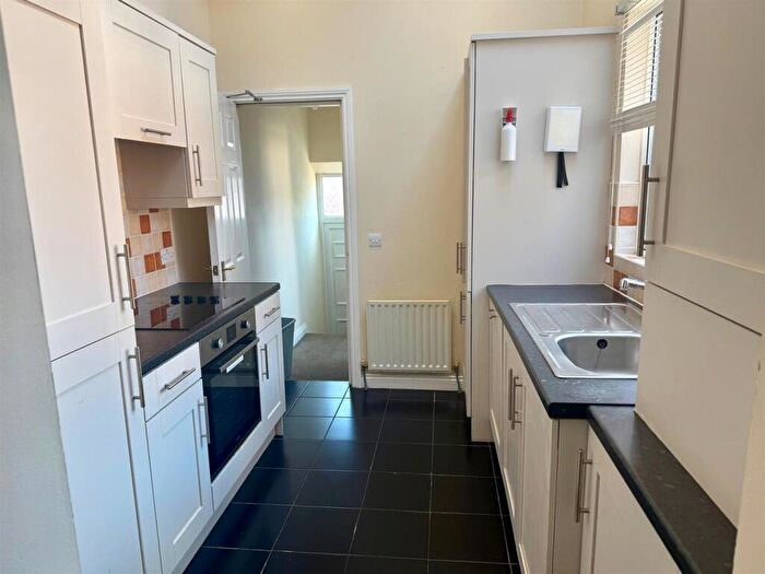 6 Bedroom Flat To Rent In Shortridge Terrace, Jesmond, Newcastle Upon Tyne, NE2
