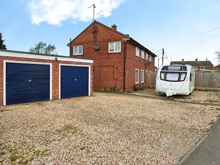 3 Bedroom Semi-Detached House For Sale In Allenbys Chase, Sutton Bridge, PE12