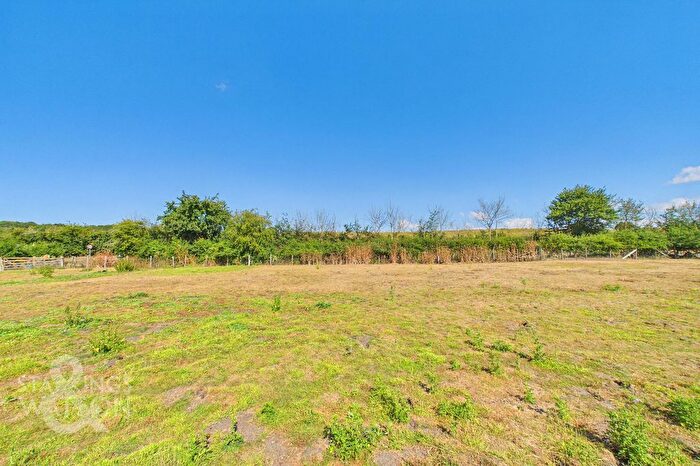 Property For Sale In The Street, Brockdish, Diss, IP21