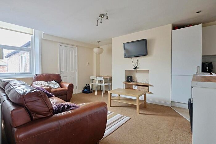 4 Bedroom Flat To Rent In Grosvenor Road, Jesmond, Newcastle Upon Tyne, NE2