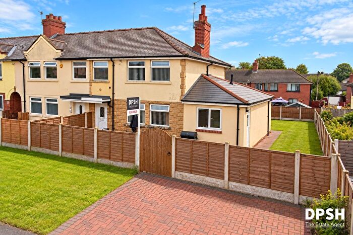 3 Bedroom Terraced House For Sale In Ingle Avenue, Morley, Leeds, LS27