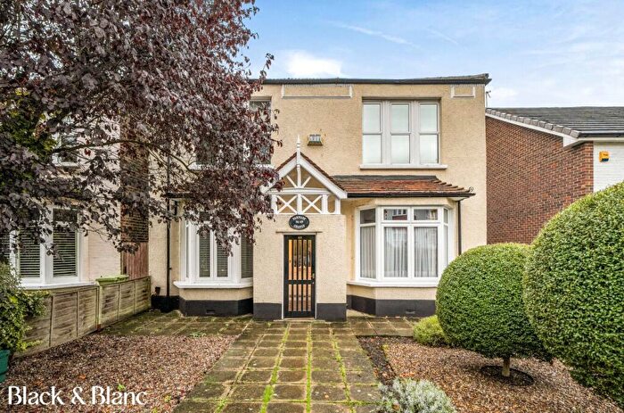 2 Bedroom Apartment For Sale In Farnaby Road, Bromley, BR1