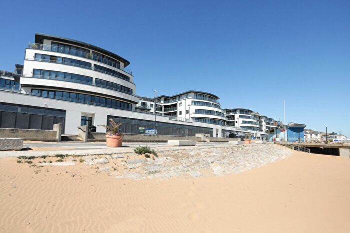 2 Bedroom Flat For Sale In Beach Drive, Ramsgate, CT11