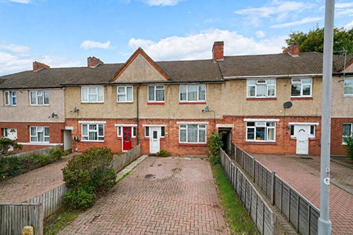 3 Bedroom Terraced House For Sale In Hart Lane, Luton, LU2