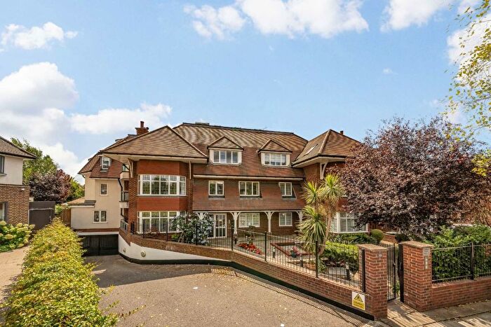 3 Bedroom Flat For Sale In Raleigh Close, Hendon, NW4
