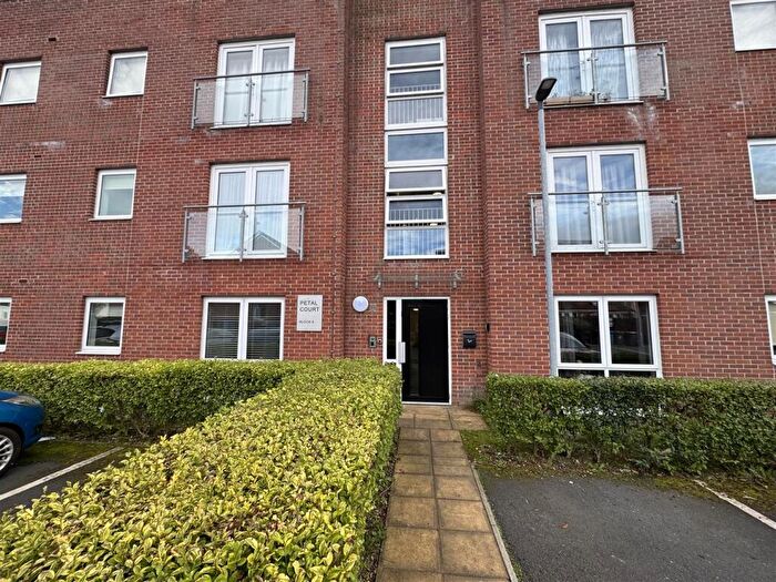 2 Bedroom Apartment To Rent In Heyfields, Worsley, M28