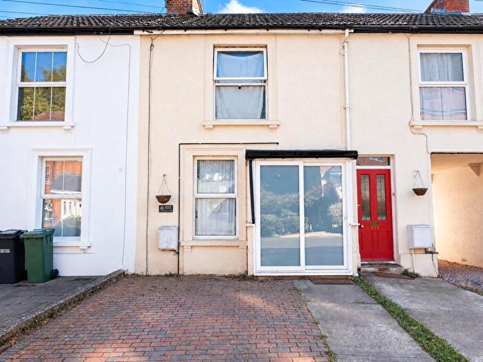 2 Bedroom House For Sale In Garlands Road, Redhill, Surrey, RH1