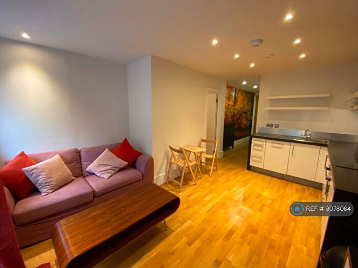 1 Bedroom Flat To Rent In Highbury Stadium Square, London, N5