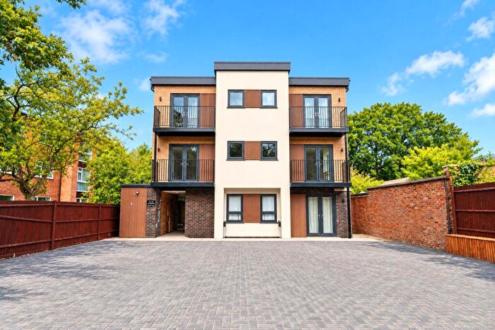 1 Bedroom Flat For Sale In St. Johns Road, Woking, Surrey, GU21