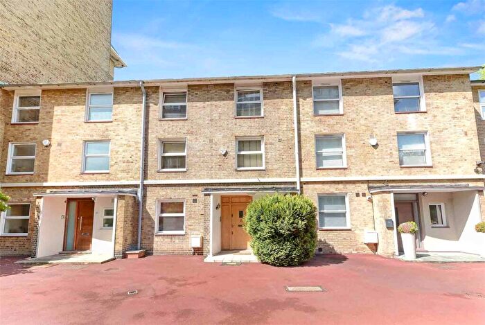 4 Bedroom House To Rent In St Johns Wood Park, London, NW8
