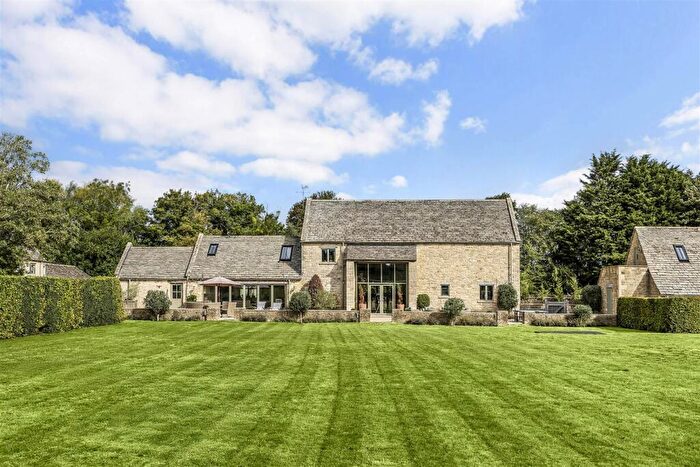 5 Bedroom Barn Conversion For Sale In Lechlade, Gloucestershire, GL7