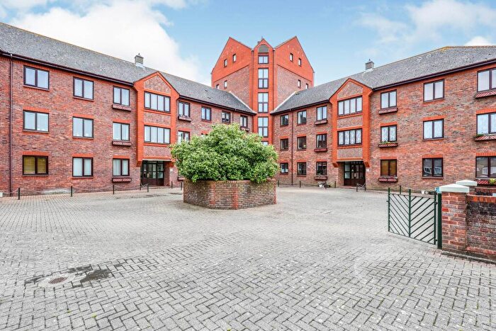 1 Bedroom Flat To Rent In Clarence Road, Gosport, PO12