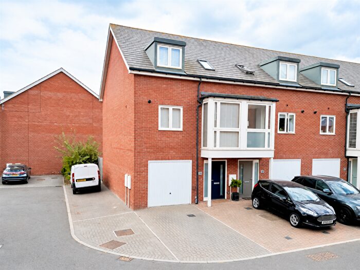 4 Bedroom Town House For Sale In Deben Meadows, Melton, Woodbridge, IP12