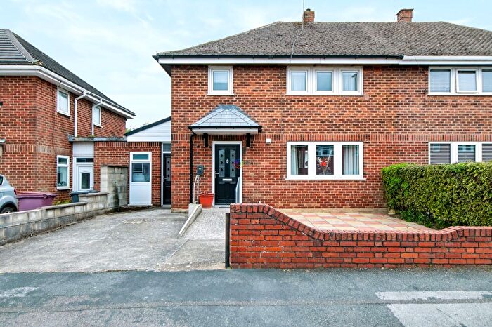 3 Bedroom Semi-Detached House For Sale In Meadow Road, Clay Cross, S45