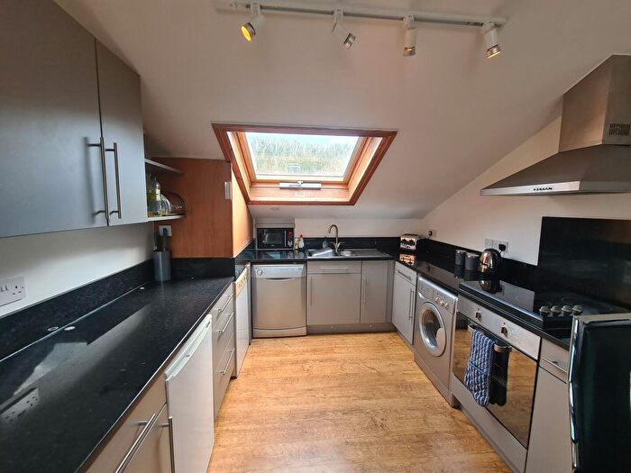 3 Bedroom Detached House To Rent In Maddacombe Road, Kingskerswell, TQ12