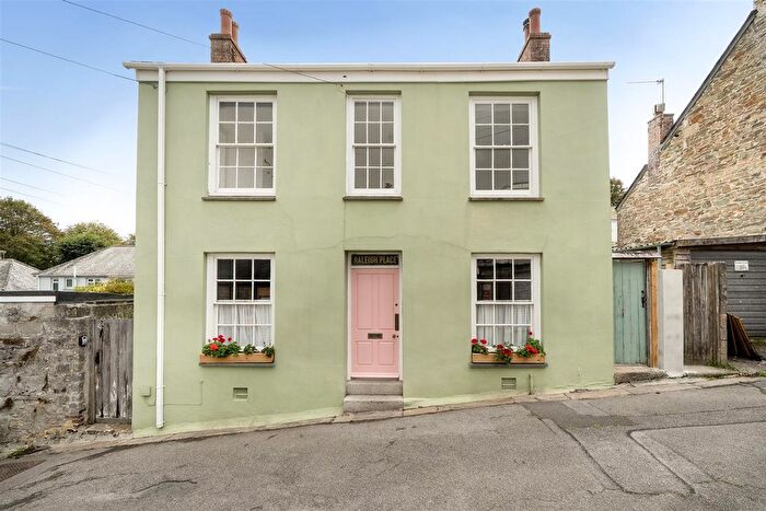 2 Bedroom Detached House For Sale In Raleigh Place, Falmouth, TR11
