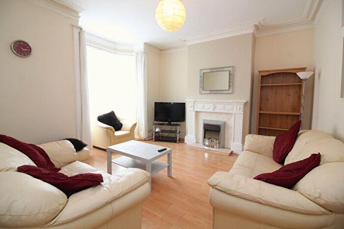 5 Bedroom Terraced House To Rent In Five Bed Student House - £ Pppw Plus Bills, Tenth Avenue, Heaton, NE6