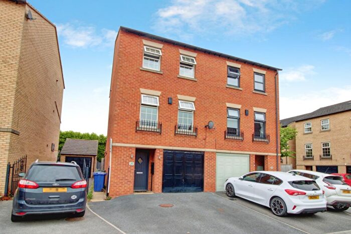 3 Bedroom Semi-Detached House For Sale In Bretton Close, Brierley, Barnsley, S72