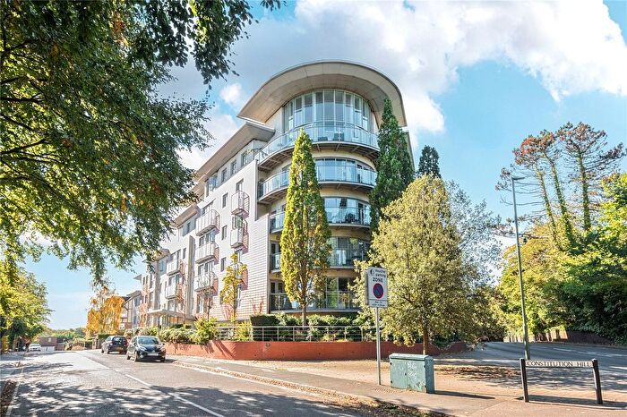 2 Bedroom Flat For Sale In Constitution Hill, Woking, Surrey, GU22