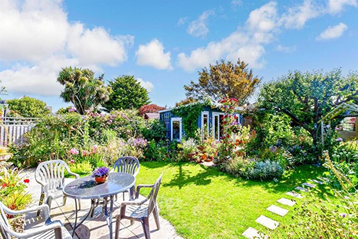 2 Bedroom Detached Bungalow For Sale In Meadow Walk, Bognor Regis, West Sussex, PO22
